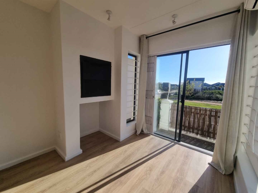 To Let 2 Bedroom Property for Rent in Burgundy Estate Western Cape